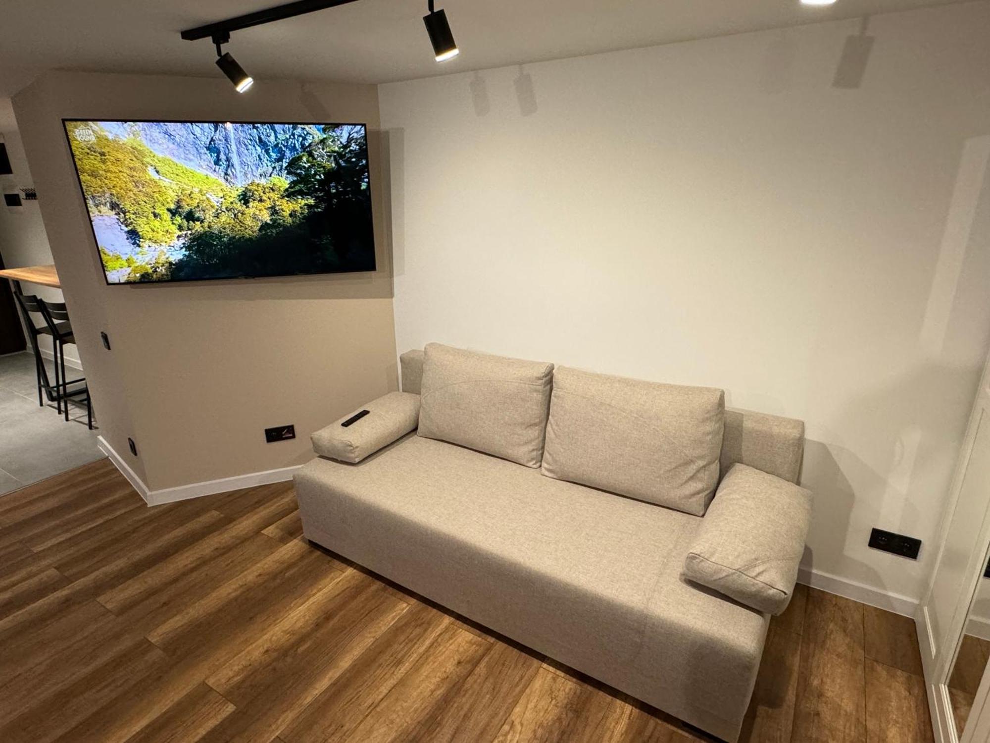 Gray Apartment 24H - Parking On The Street Katowice Luaran gambar